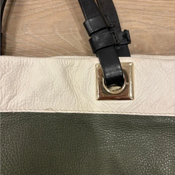 Vintage Furla Women's Green and Black Leather Tote Bag - Picture 9 of 12